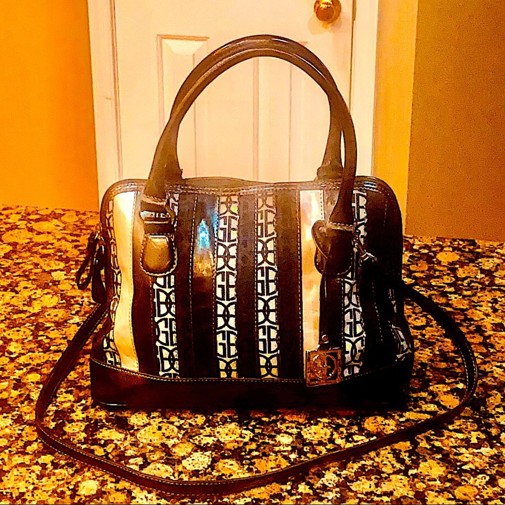 GIANI BERNINI Gorgeous Hand Bag.
